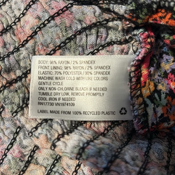 Wild Fable Crop Top Size Small Floral - Picture 7 of 7